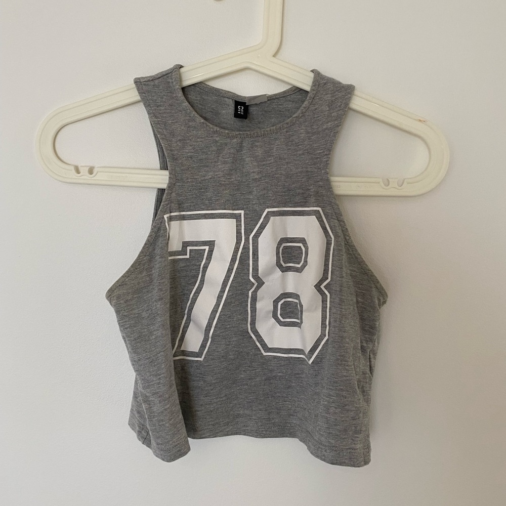 H&M divided graphic crop razorback
